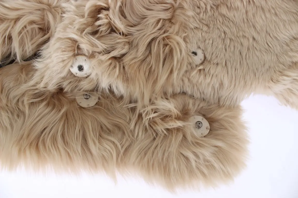 Dolce & Gabbana Elegant Alpaca Fur Yeng Dastasi