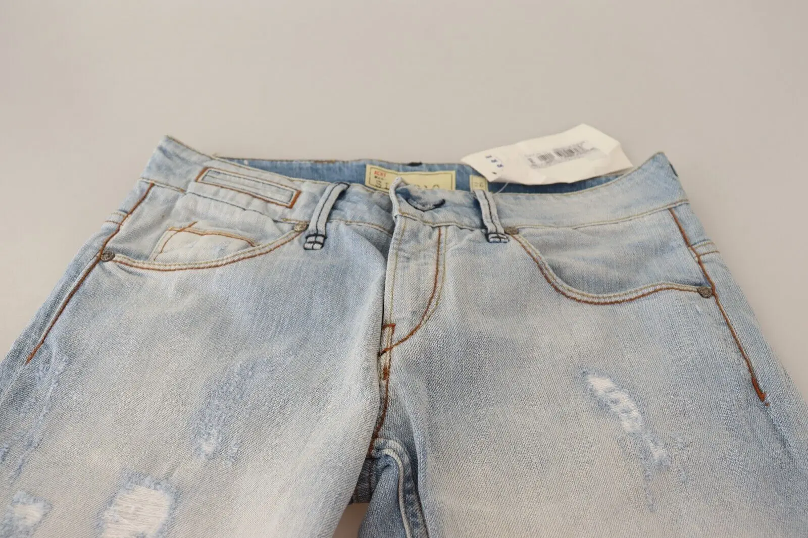Jeans Yacht