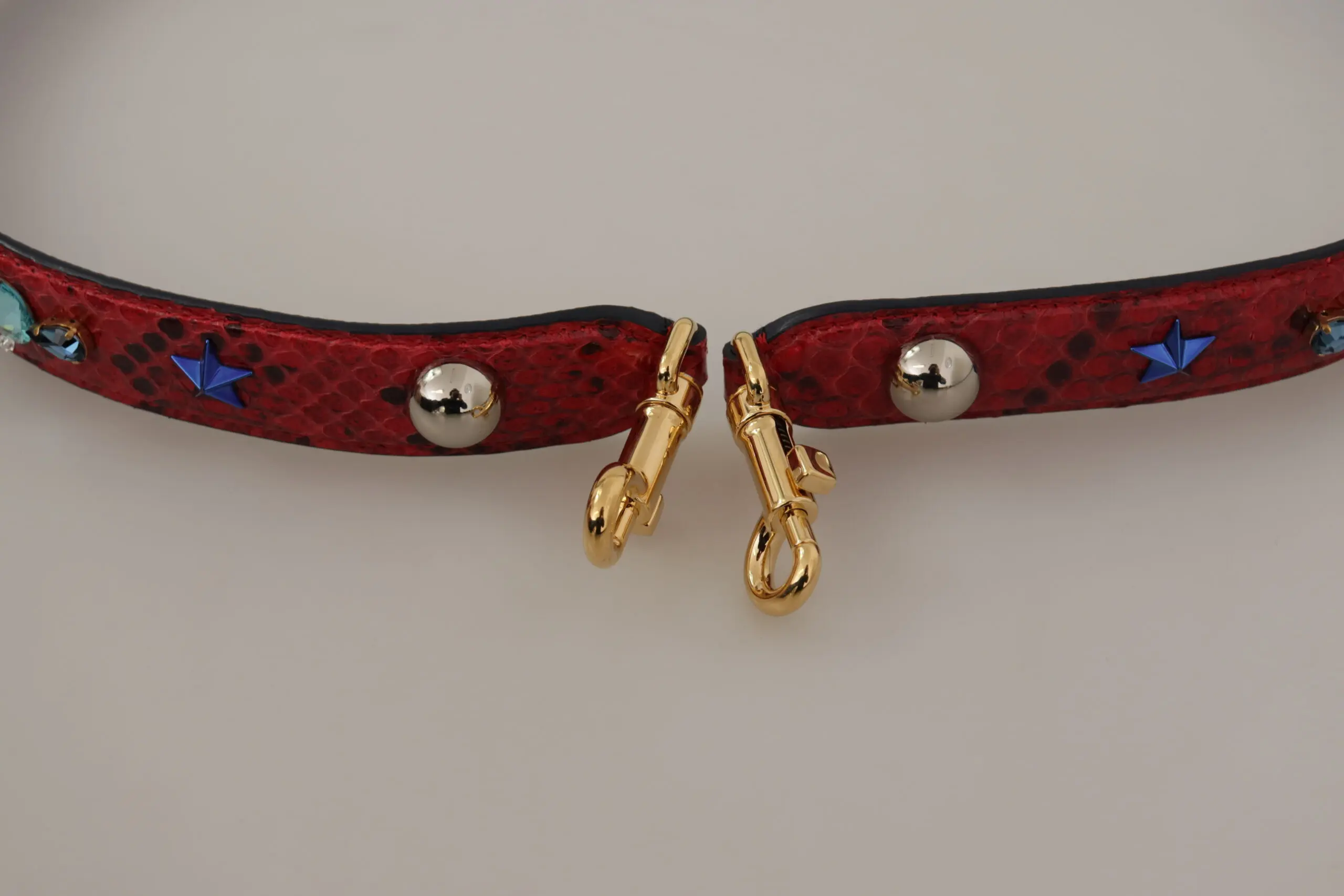 Dolce & Gabbana yelpisiga tasma