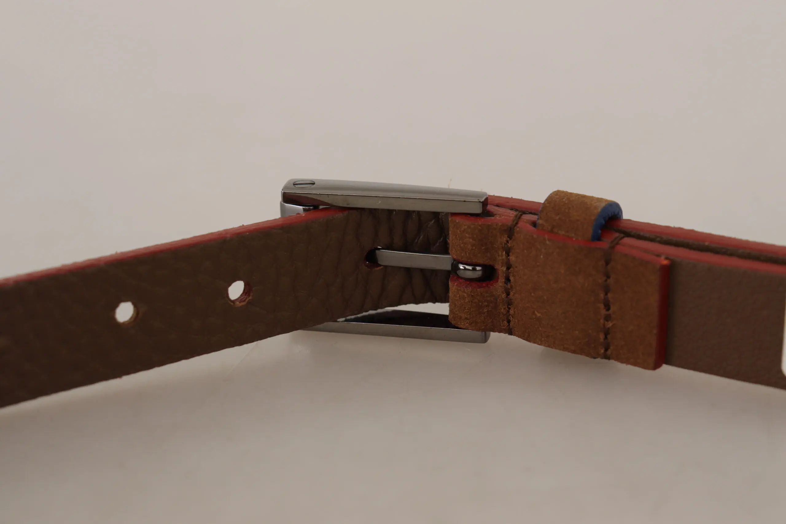 Belgi Dolce & Gabbana Chic Suede Beltdagi logotipi o'yma tokali