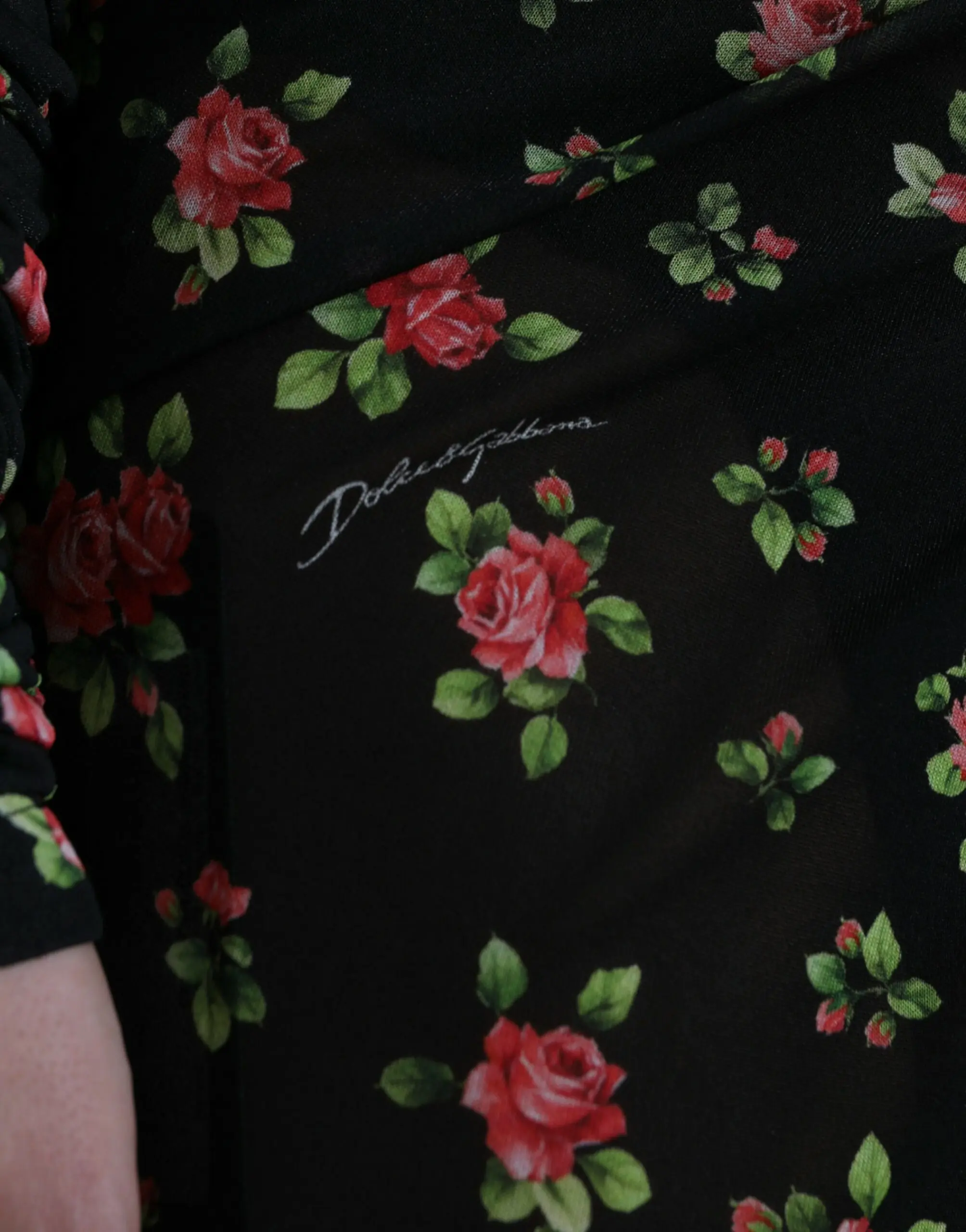Платье Dolce & Gabbana Черное с цветочным принтом с вырезами футляр Макси