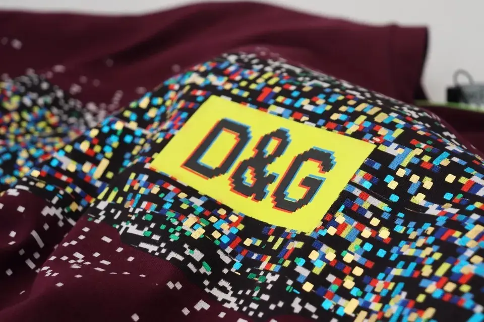 Футболка Dolce & Gabbana Бордовая с принтом, круглым вырезом, хлопковая