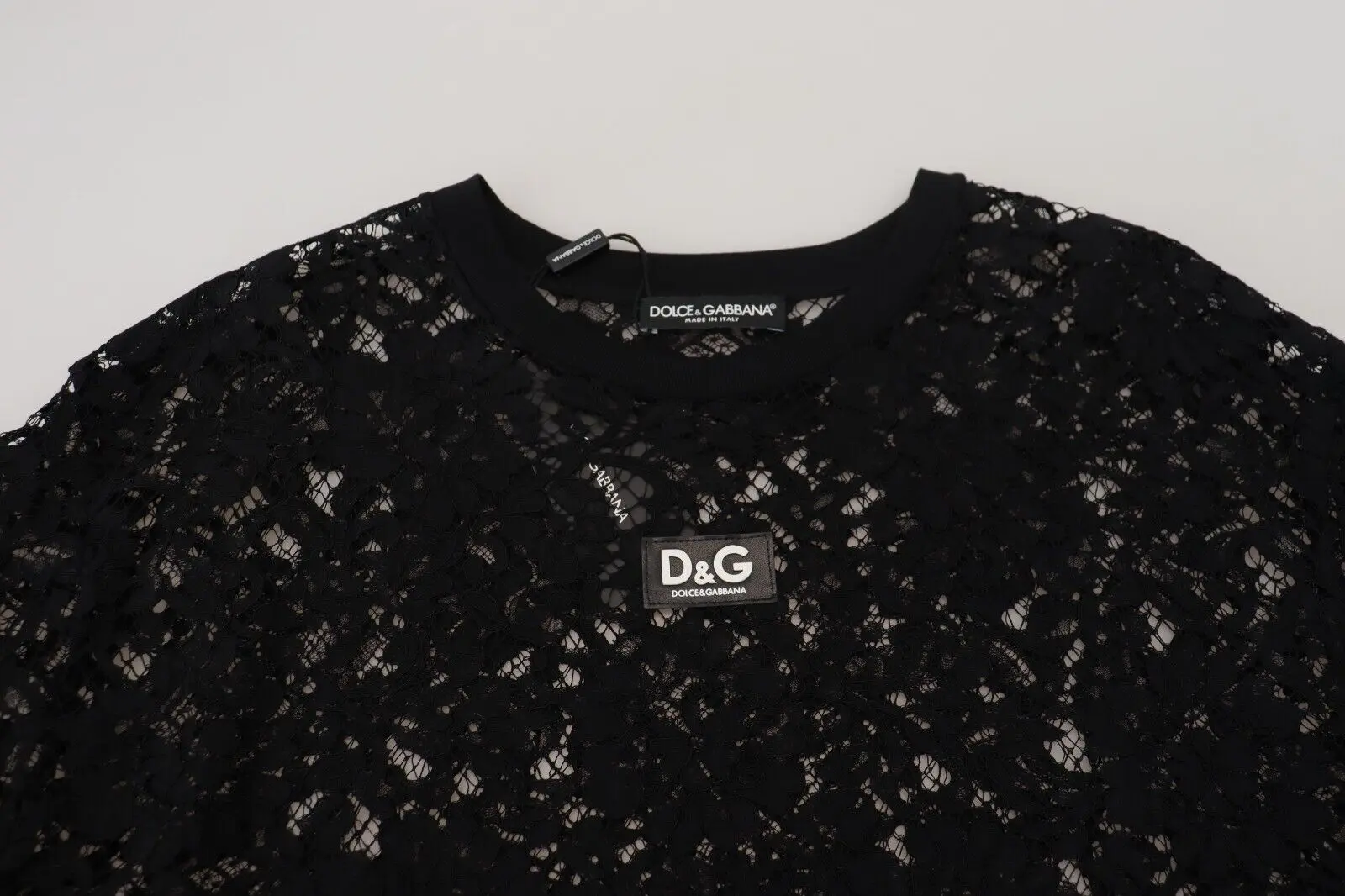 Черное платье-футляр Dolce & Gabbana с цветочным кружевом
