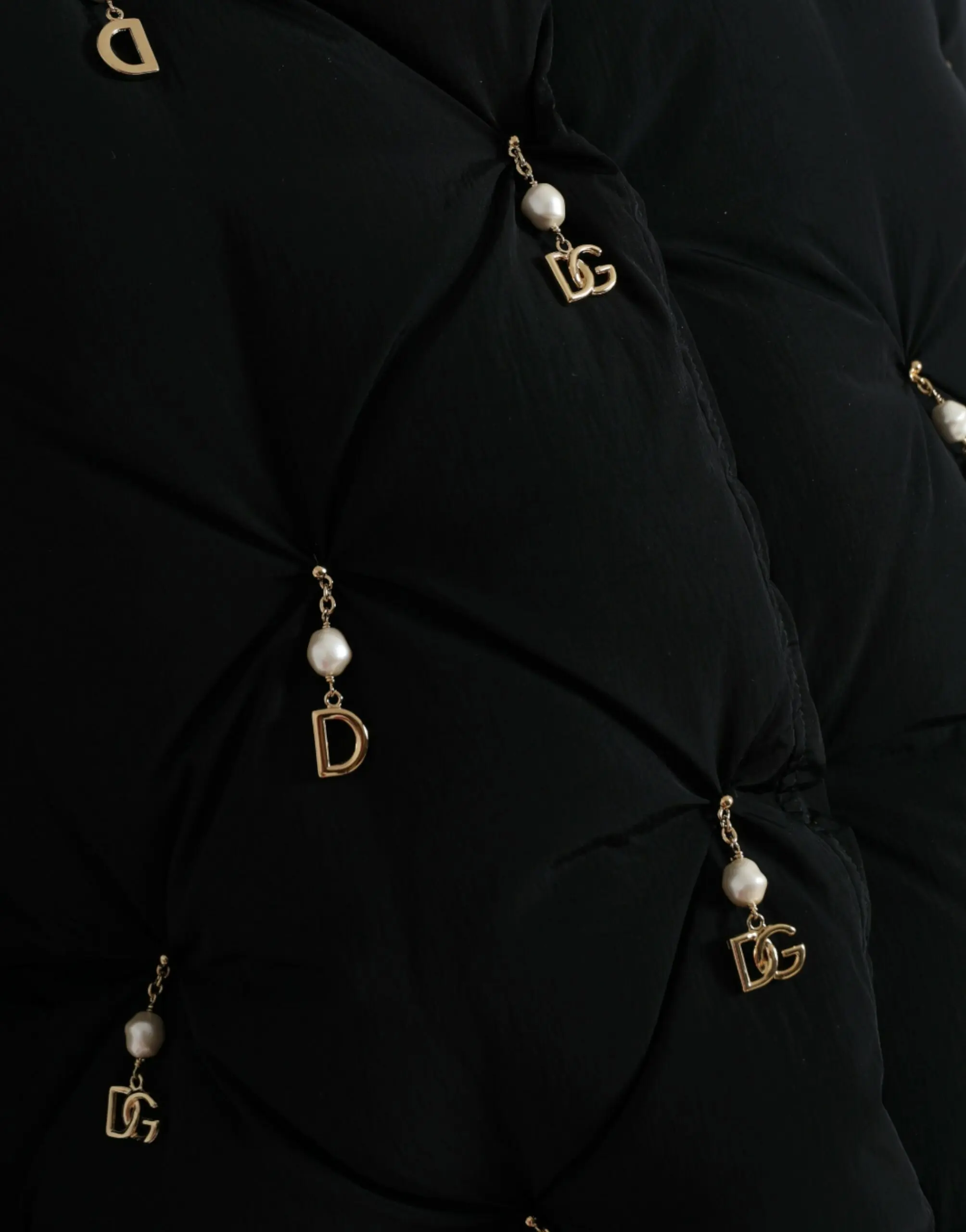 Dolce & Gabbana qora bezakli yengil+{bomber