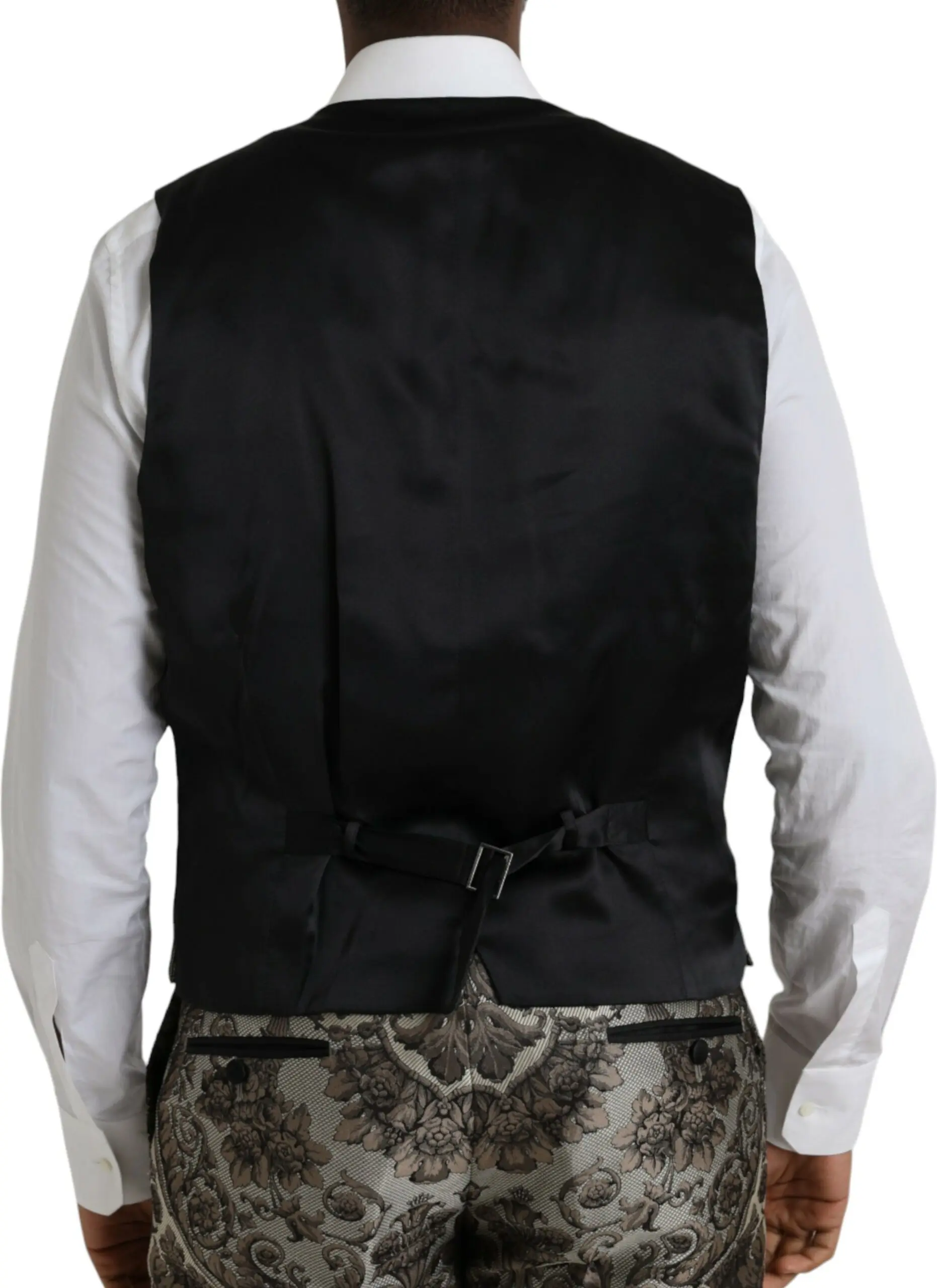 3 ta Dolce & Gabbana kostyumi