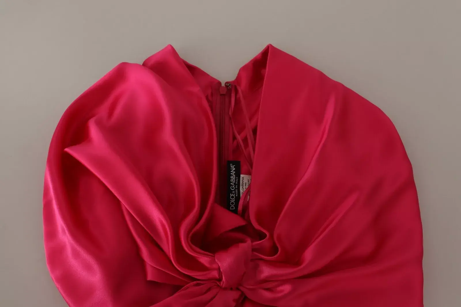 Dolce & Gabbana ipakli och pushti fasonli, yengsiz yelka o'rtacha uzunlikdagi ko'ylak