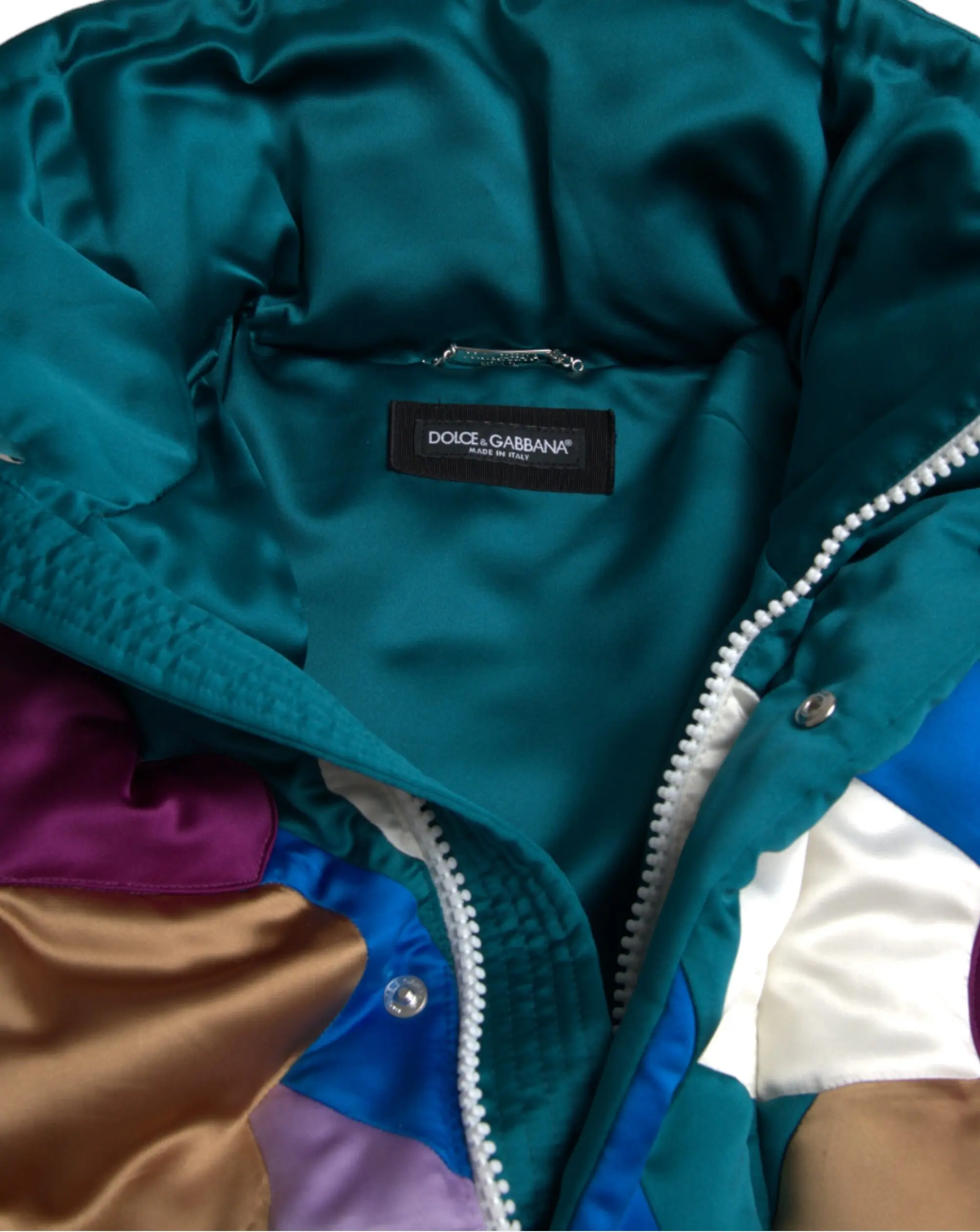 Windbreaker Dolce & Gabbana tomonidan yengil yomg'irlik kurtkasi