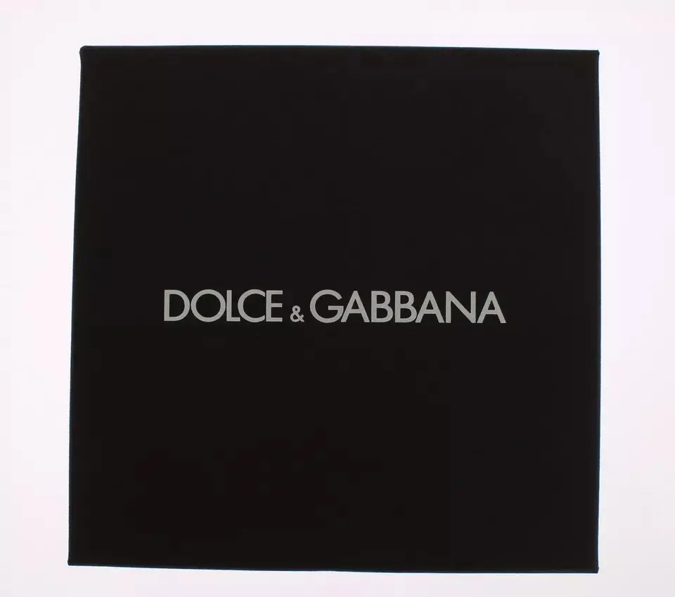 Dolce & Gabbana Sichqoncha uchun maxsus taglik