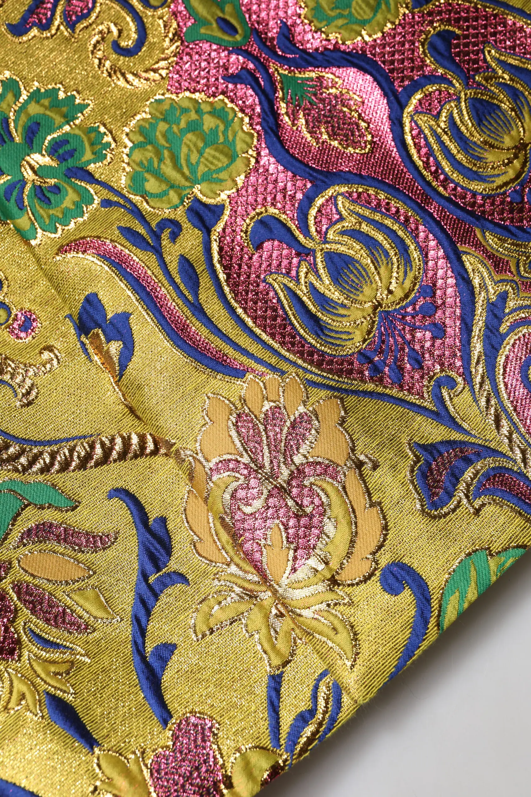 Dolce & Gabbana dan ko'p rangli gulli jakkarli midi yubka