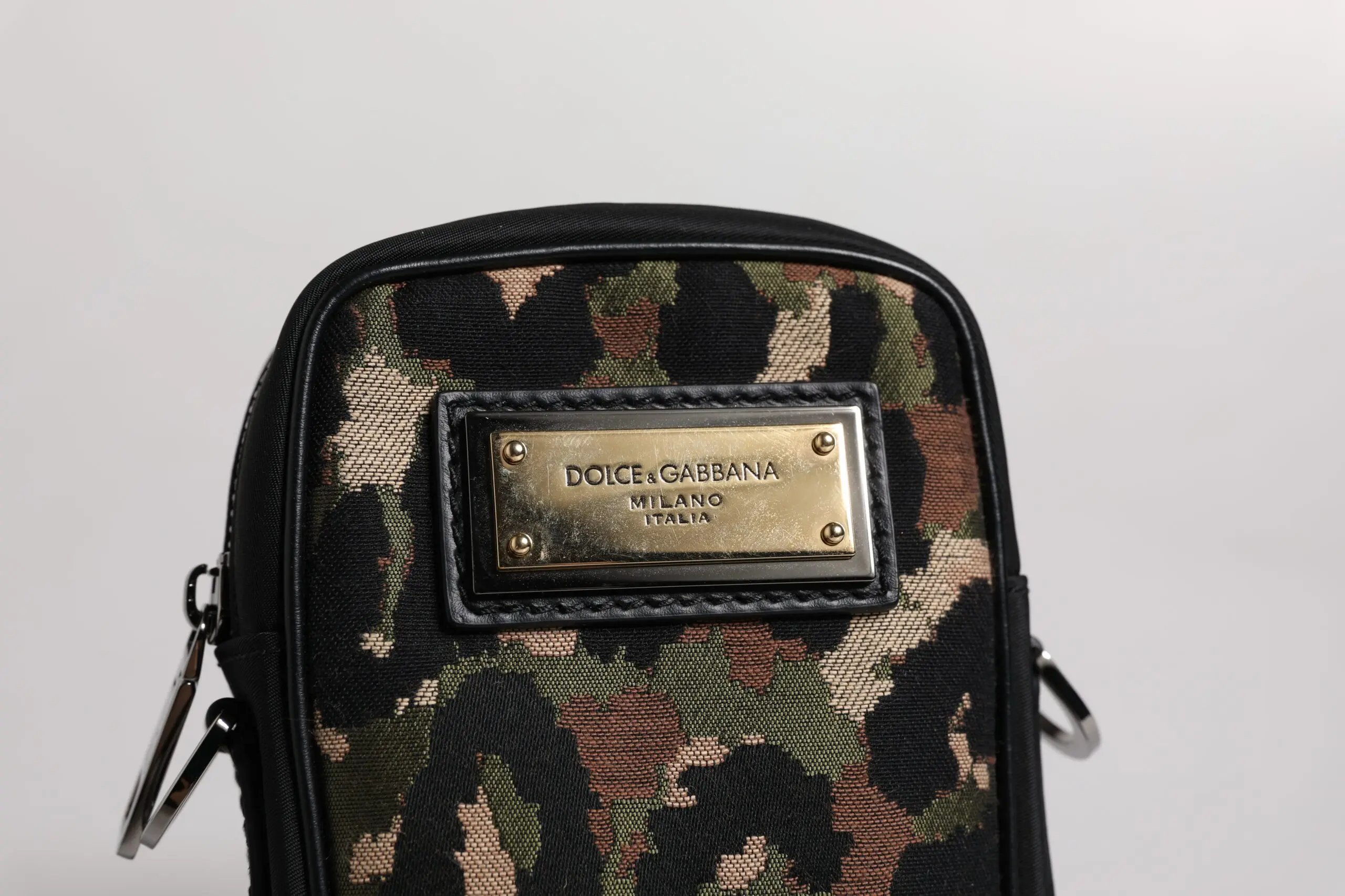 Сумка Dolce & Gabbana с ремешком через шею, с принтом под леопарда, из жаккарда с логотипом