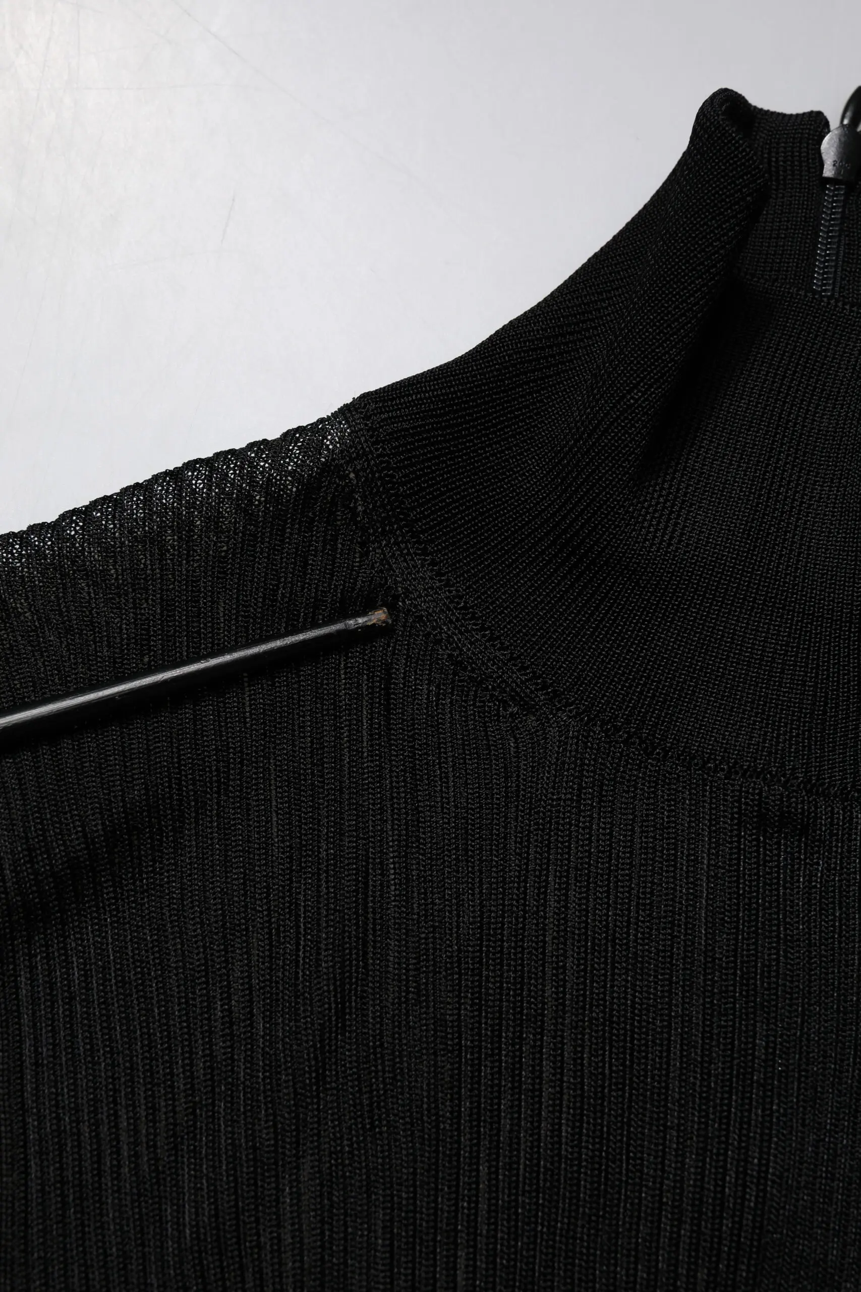 Dolce & Gabbana Qora Triko Uzun Yengli Kiyim Tumanga