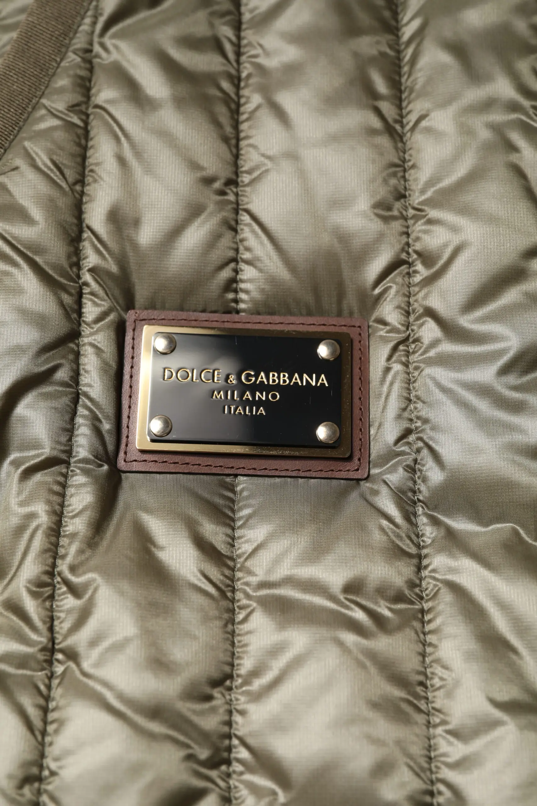 Коричневая стеганая жилетка-куртка с логотипом Dolce & Gabbana