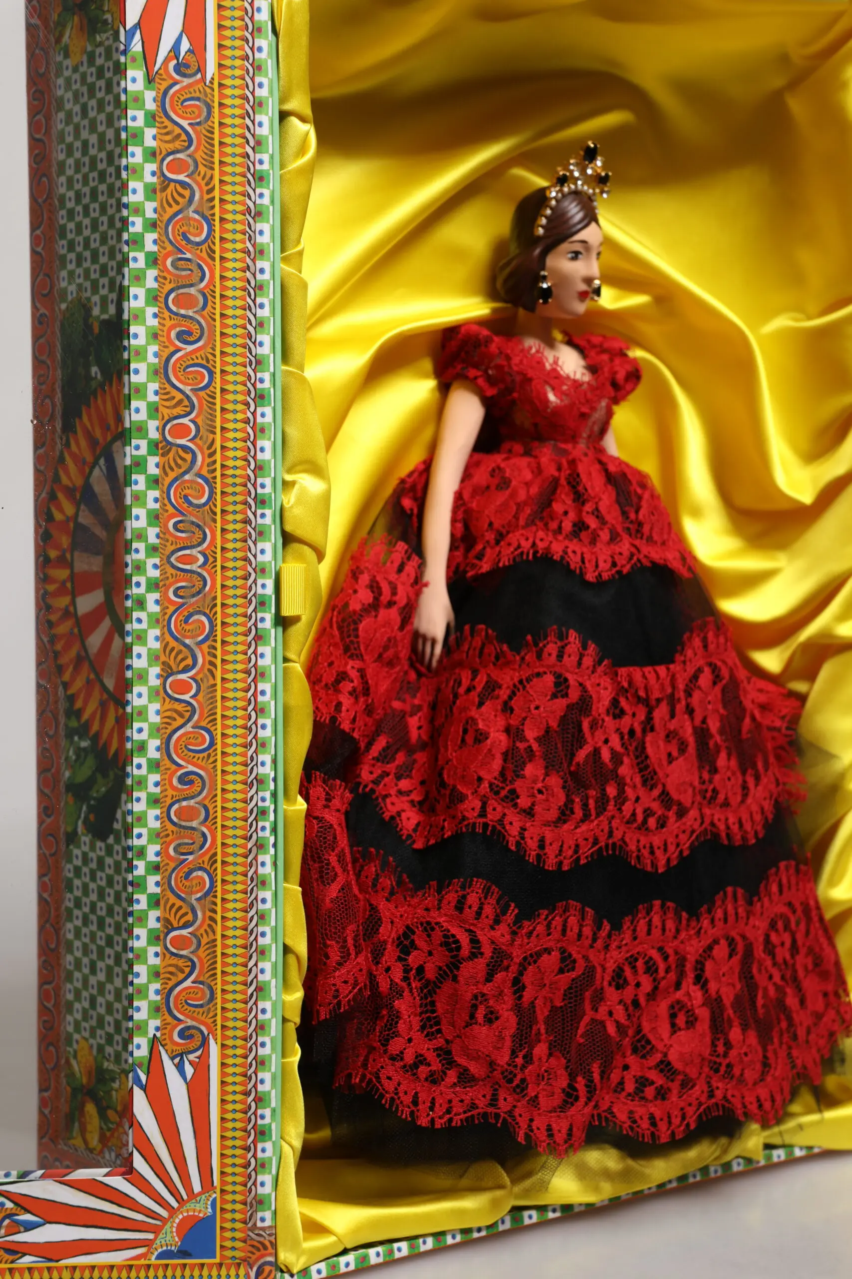 Aksesuar qutisi Dolce & Gabbana Qizil Kiyim Moda Qo'g'irchoqlari