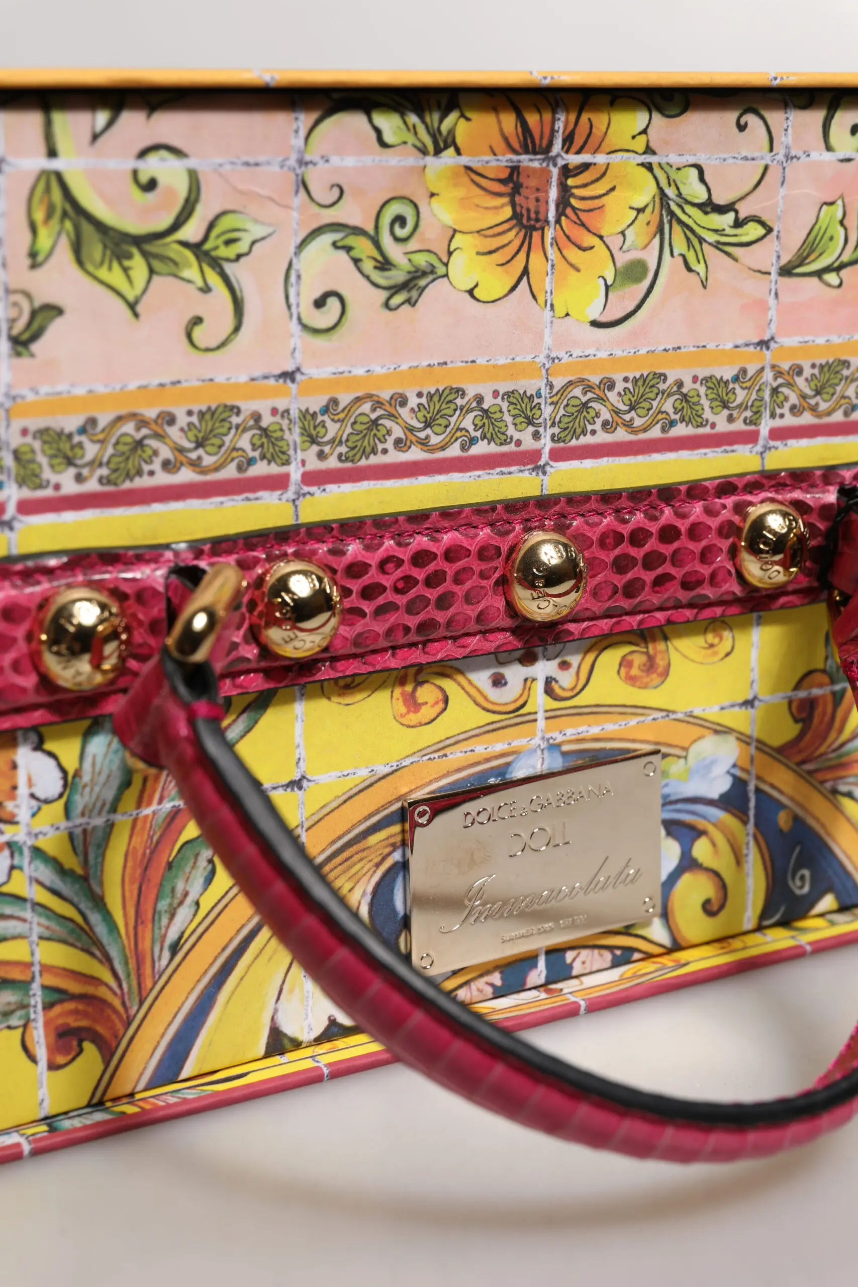 Mushukcha Dolce & Gabbana Qora Kiyim Seramika Porselen Moda Qora Sumka