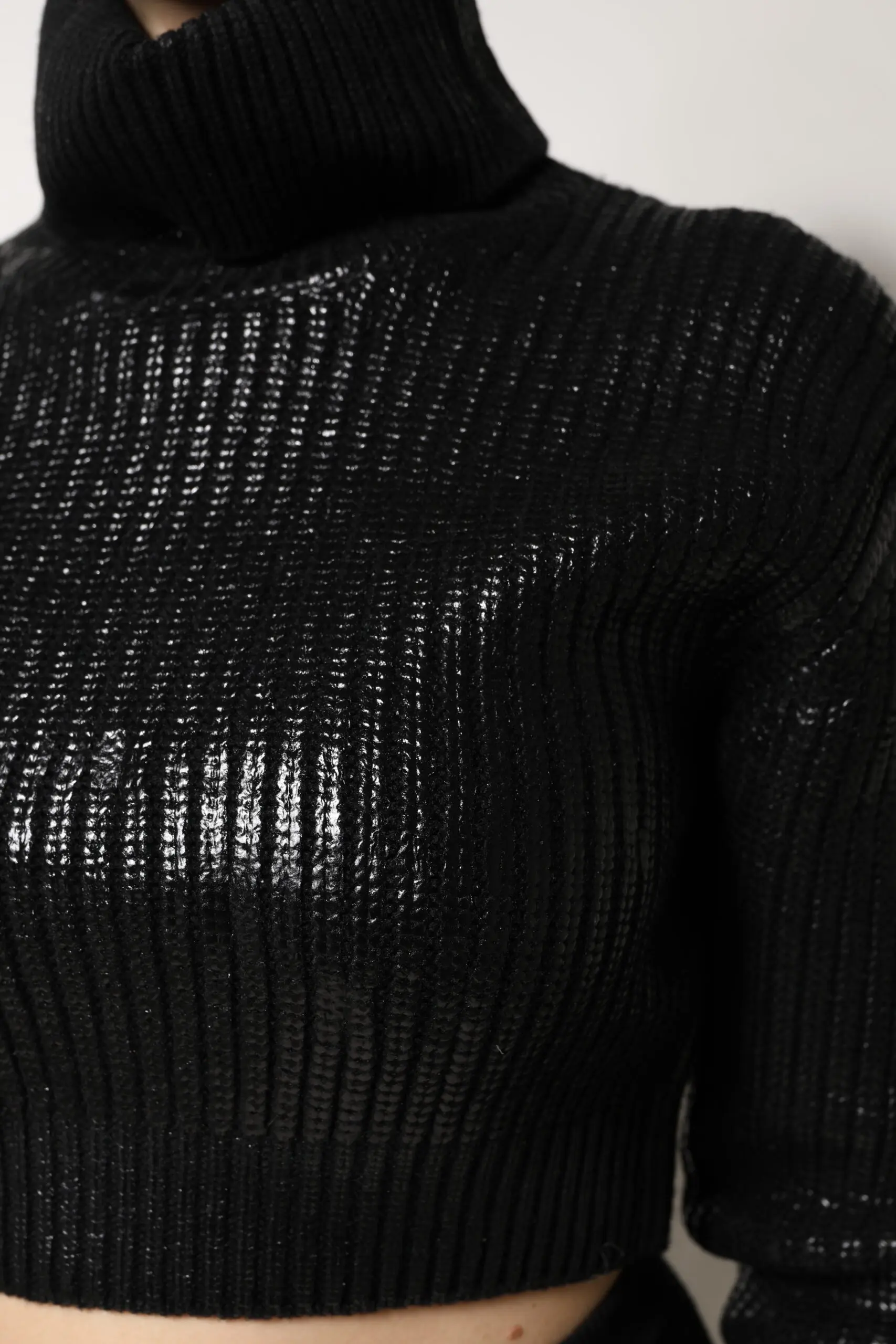 Qora jun uzun yengli turtleneck qisqartirilgan tepa Dolce & Gabbana