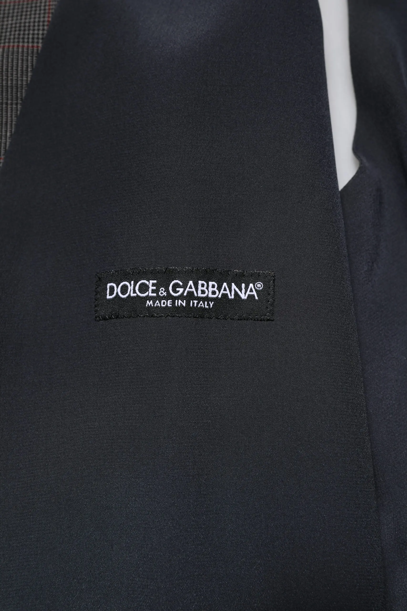 Элегантный жилет Dolce & Gabbana для официальных мероприятий