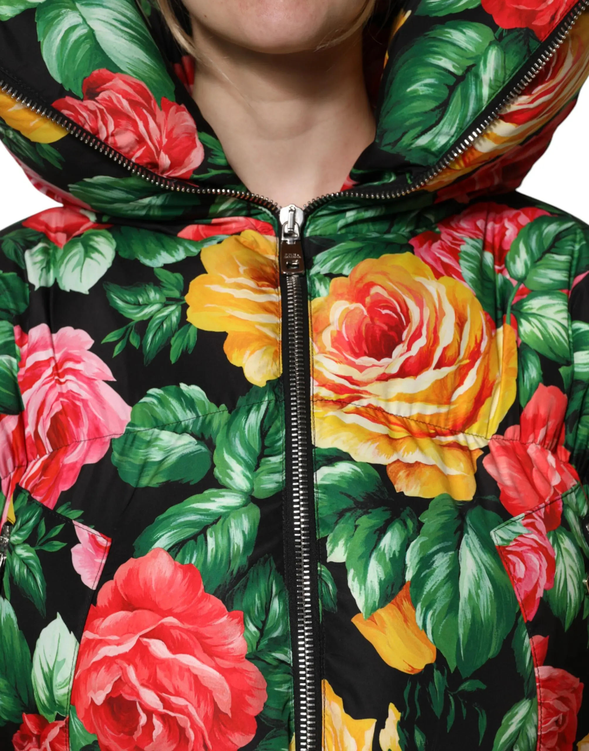 Dolce & Gabbana dan ko'p rangli gulli yengil kurtka