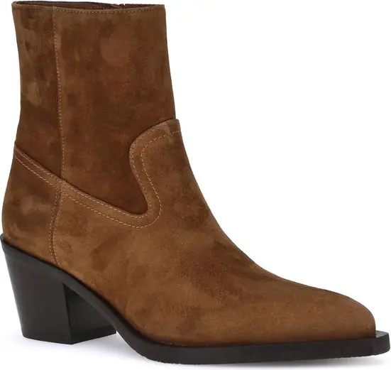 Ботильоны из коричневой телячьей кожи Stuart Weitzman