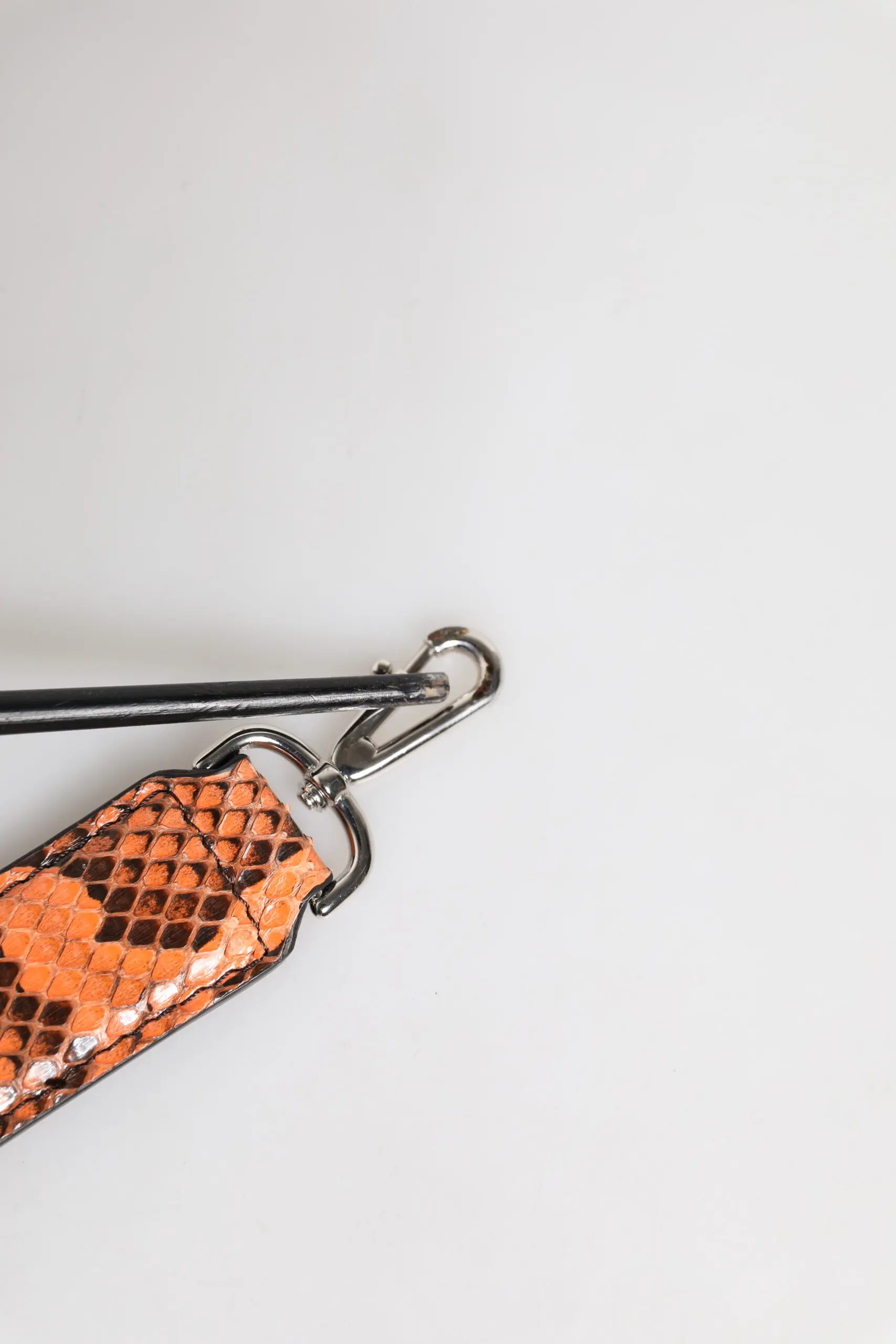 Dolce & Gabbana yelkanli sumka uchun tasma