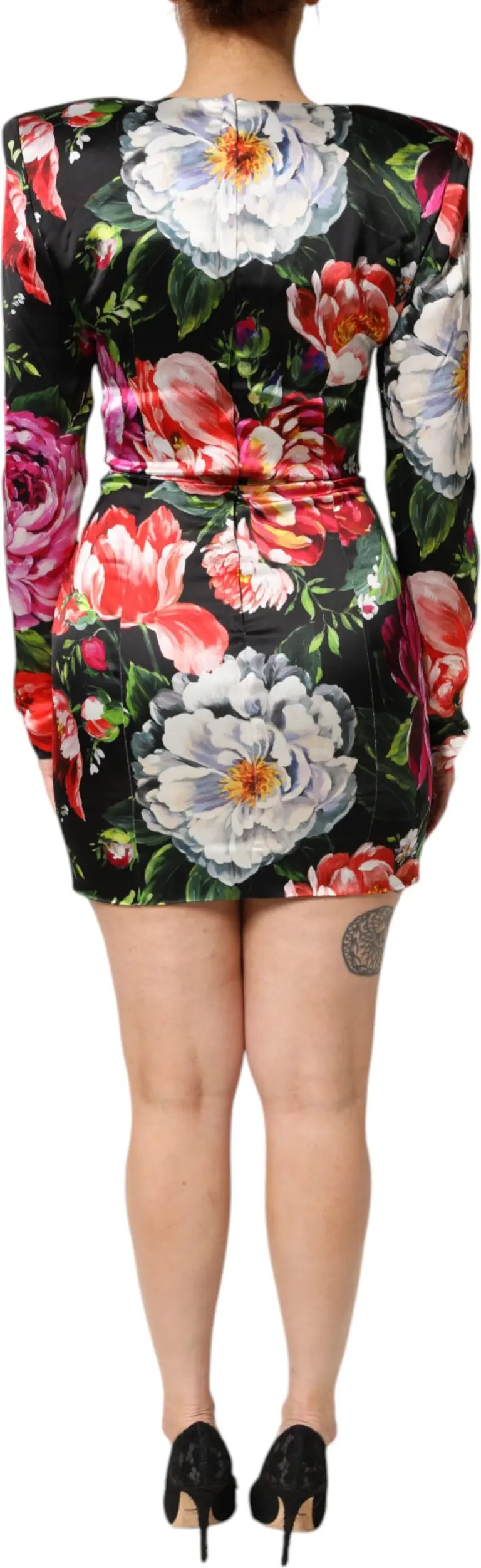Черное платье-футляр с цветочным принтом Fiori Pittorici от Dolce & Gabbana