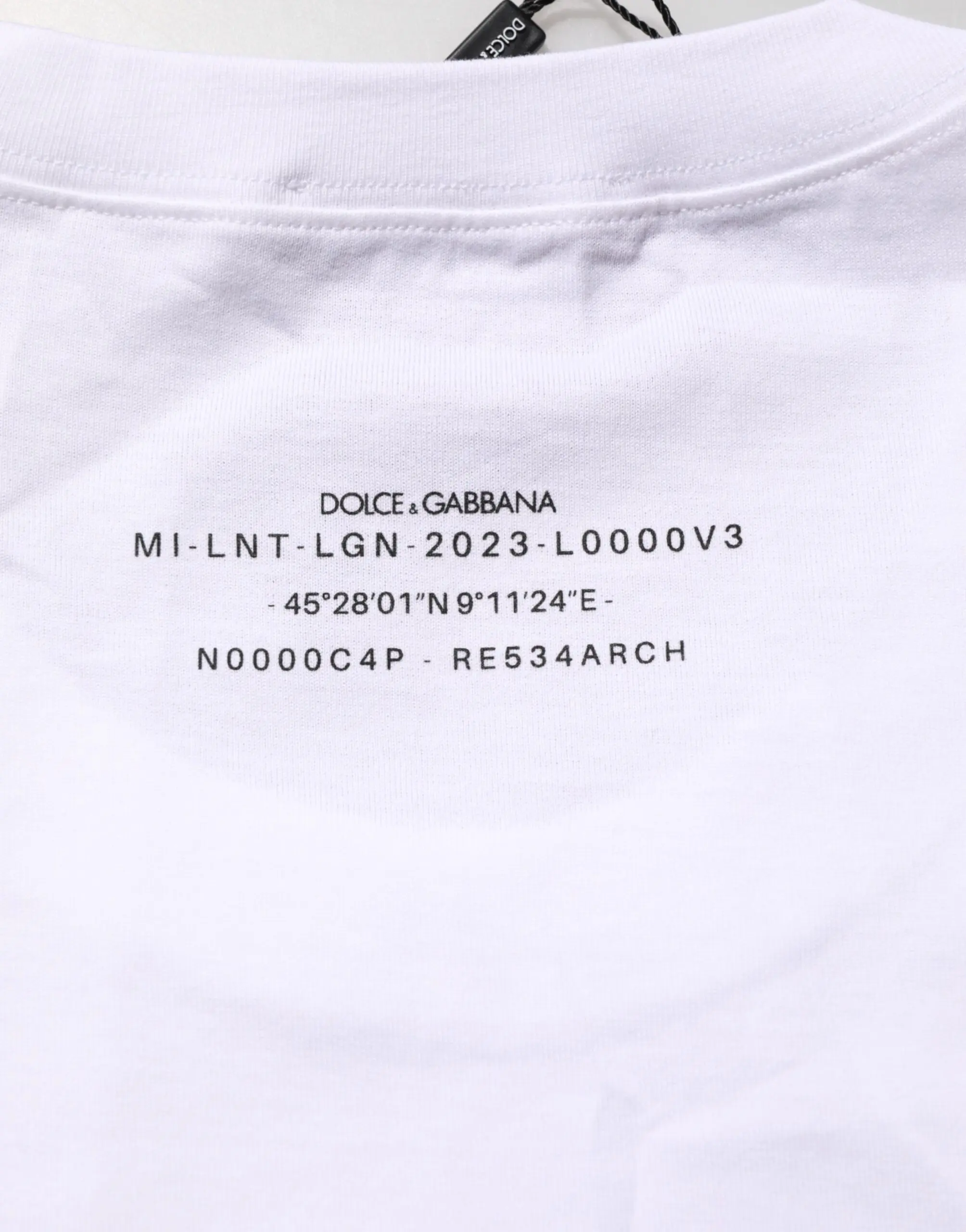 Dolce & Gabbana dan yengsiz futbolka