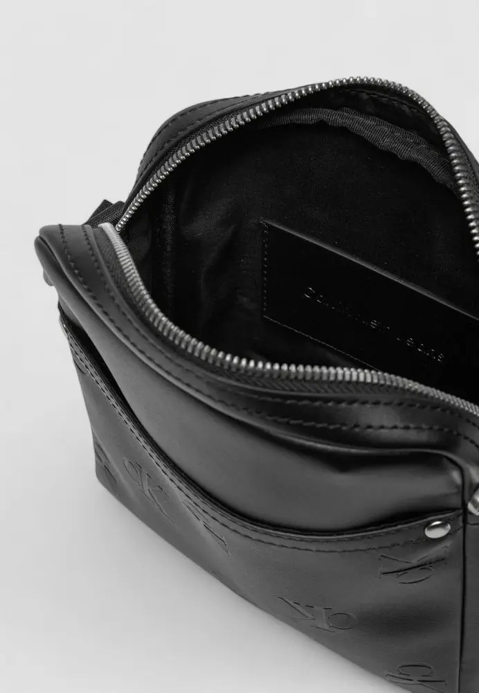 Сумка-мессенджер Calvin Klein Jeans
