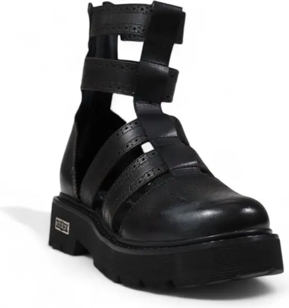 Sandals Cult