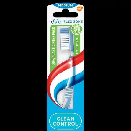 Зубная щетка Aquafresh Clean Control