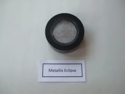 Ko'z soyasi Constance Carroll Metallix Eyeshadow 01 Eclipse
