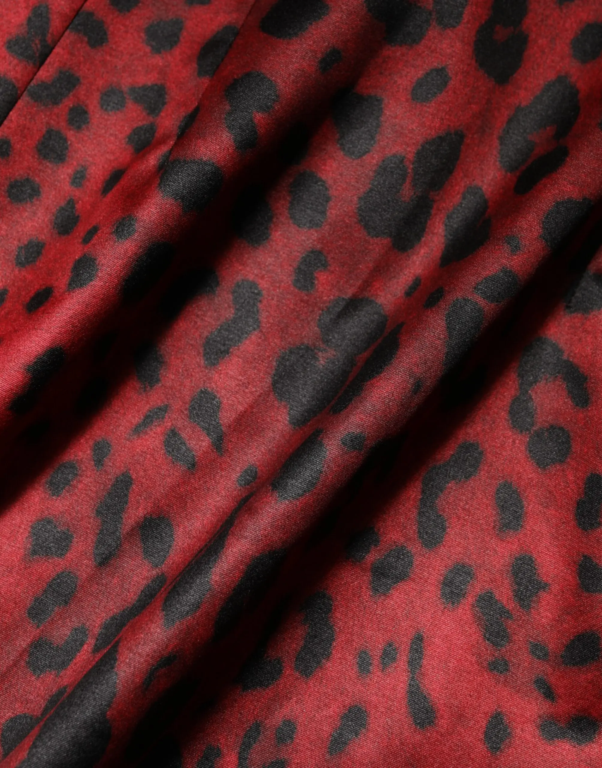 Платье Dolce & Gabbana с длинным рукавом и принтом красного леопарда