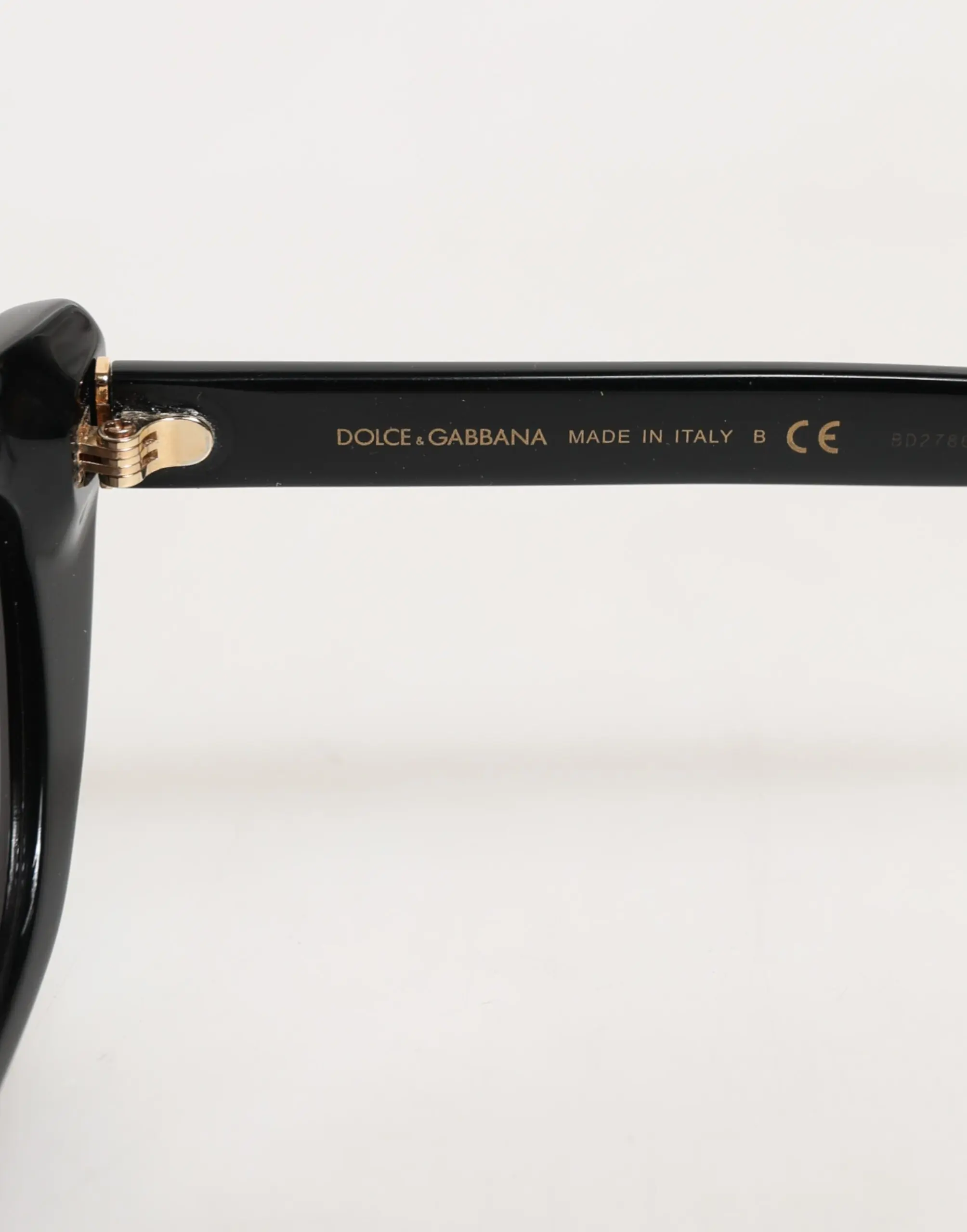 Sunglasses Dolce & Gabbana Black Re-Edition