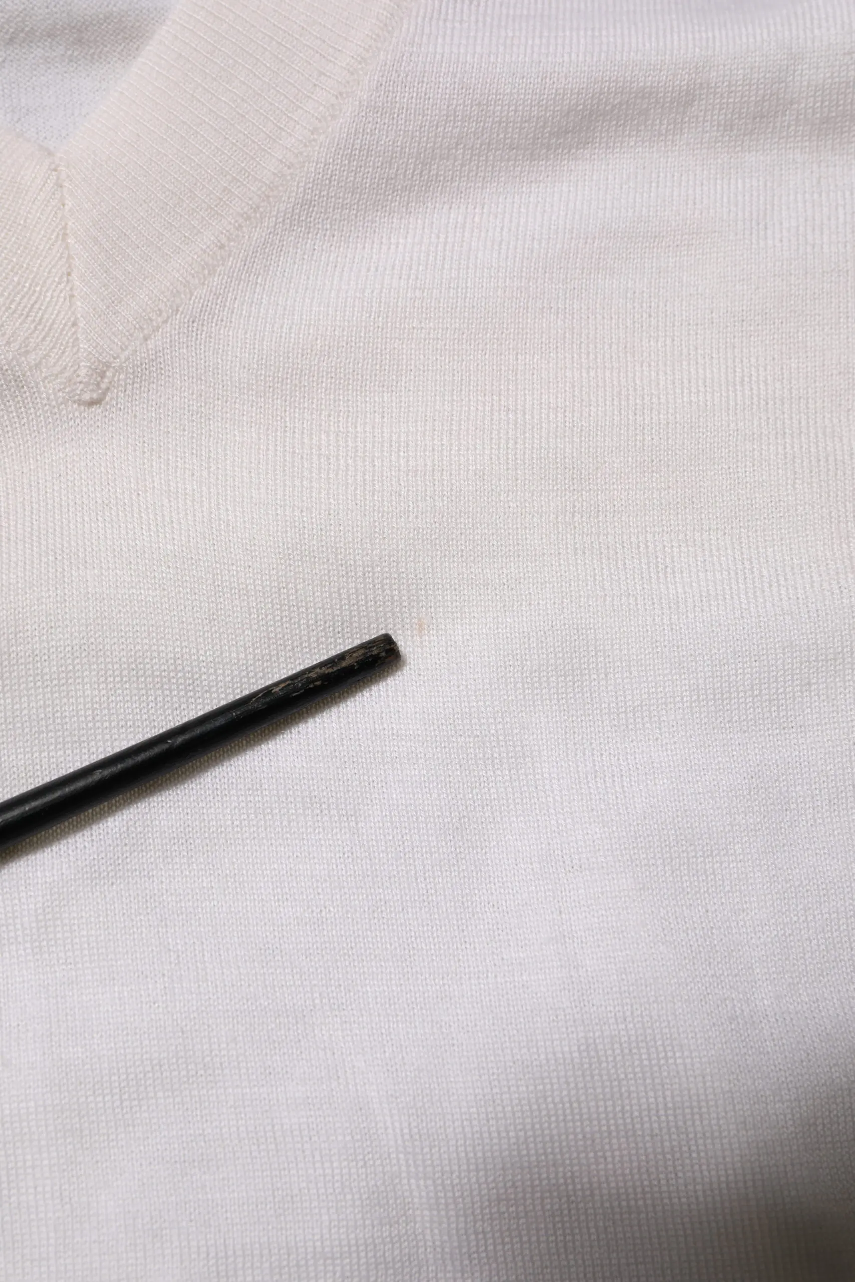 White Cashmere V-neck Pullover Sweater Dolce & Gabbana