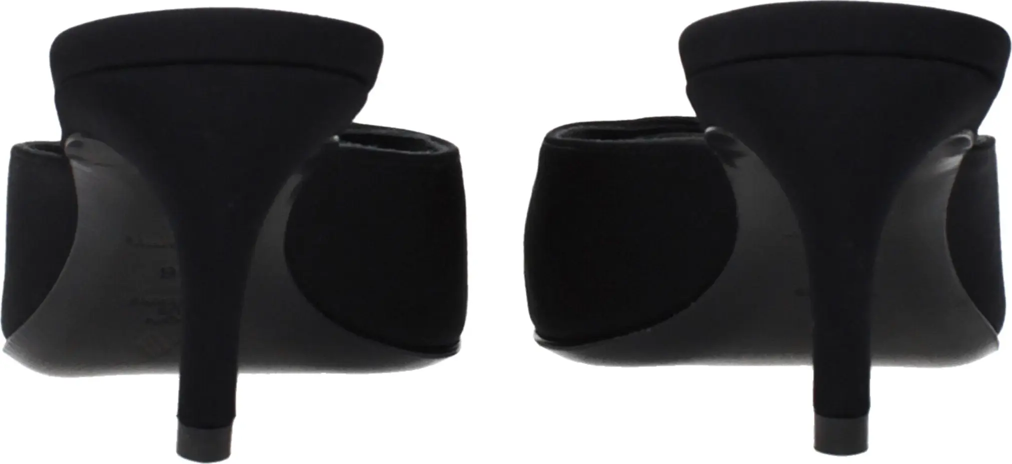 The Attico'dan qora matodan yassi sandal