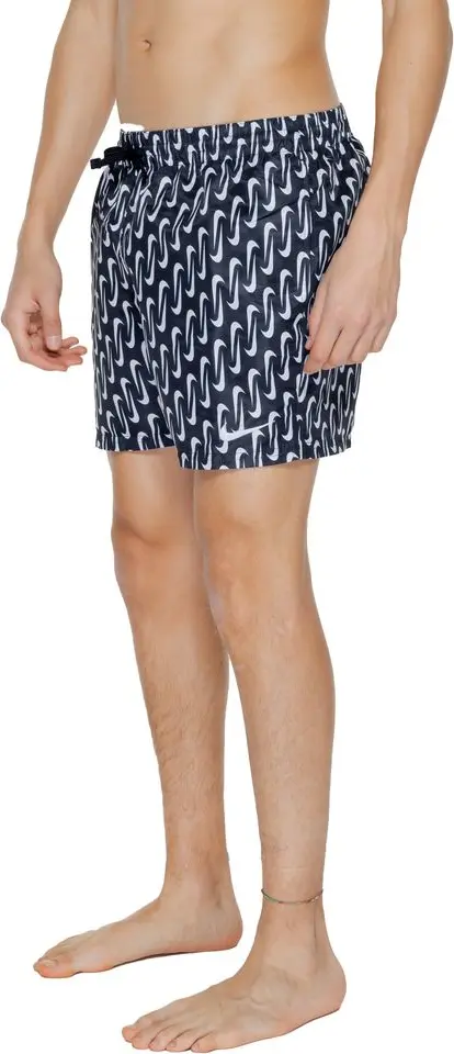 Nike suzuvchi shortilari