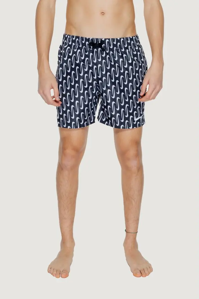 Nike suzuvchi shortilari