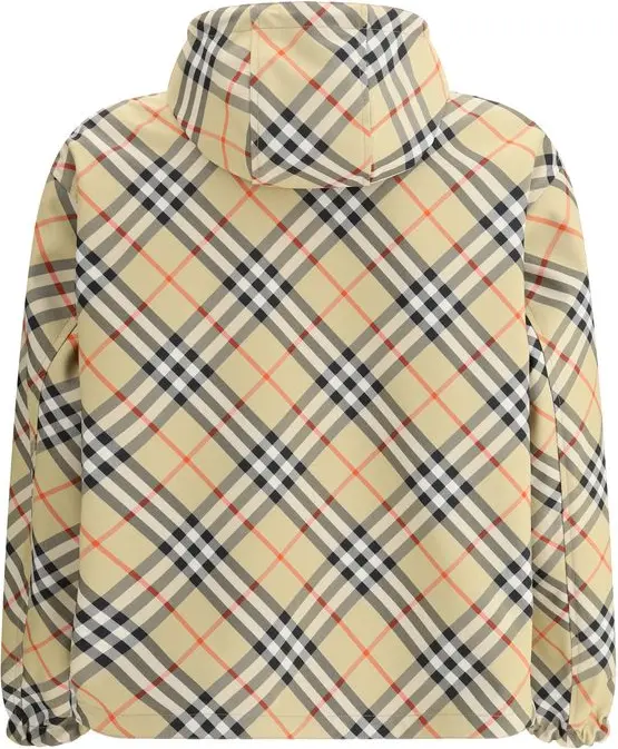 Burberry suv o'tkazmaydigan kurtkasi