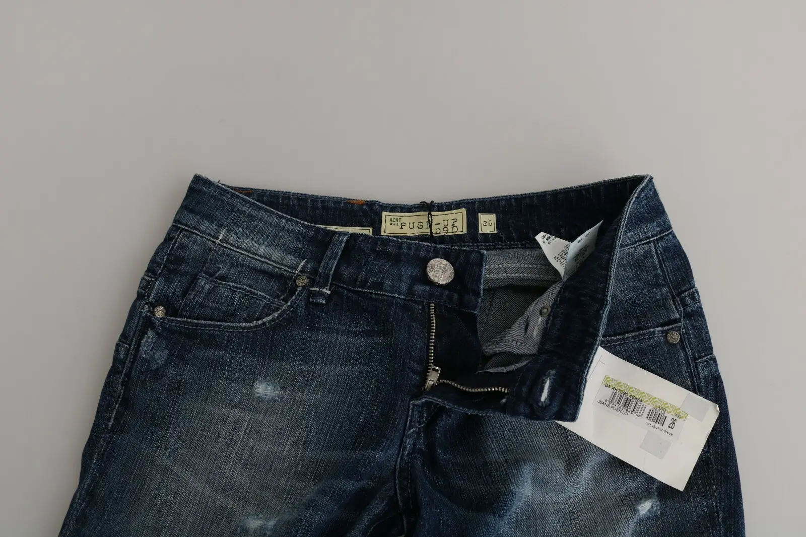 Jeans Yacht