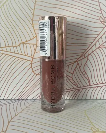 Блеск для губ Makeup Revolution