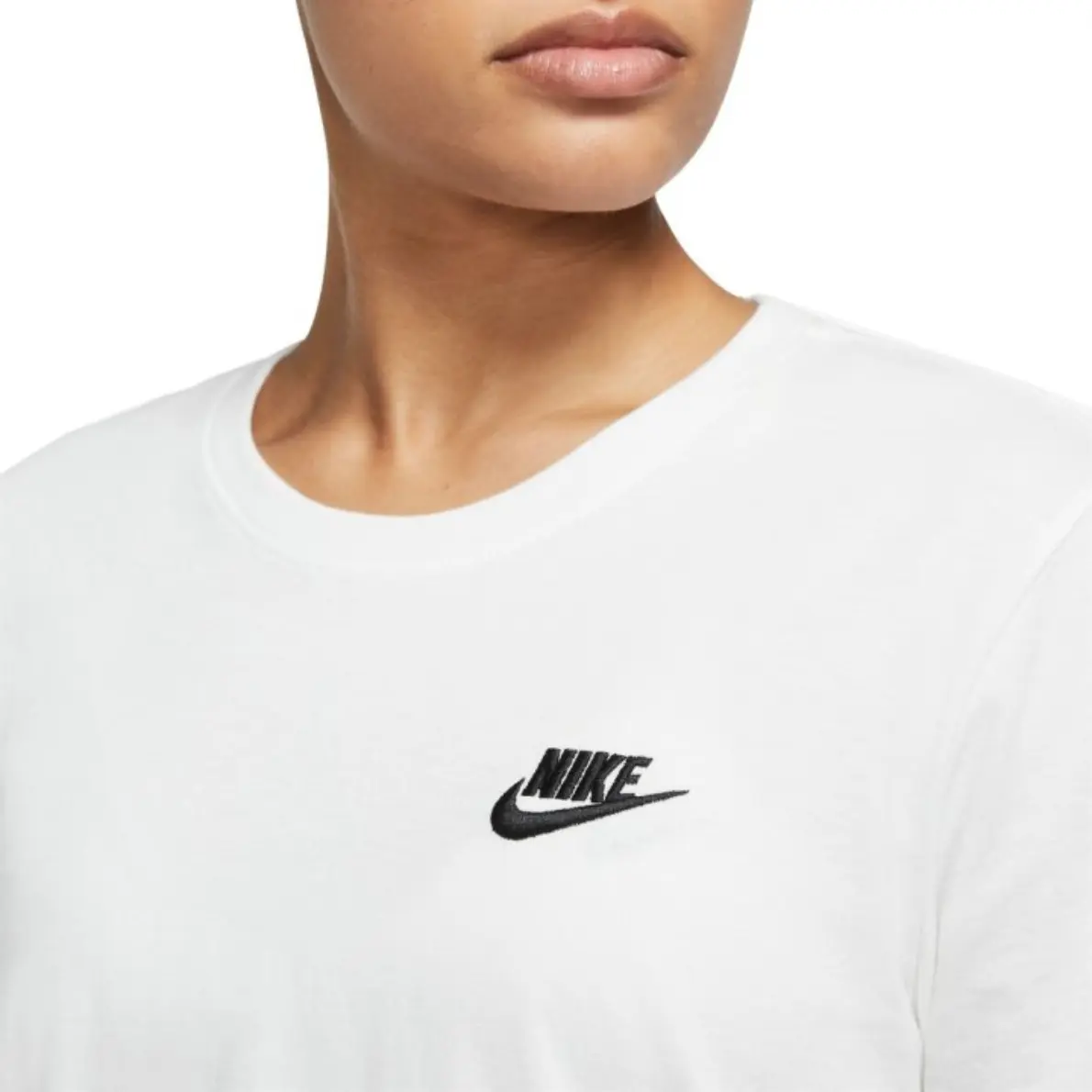 Nike futbolkasi