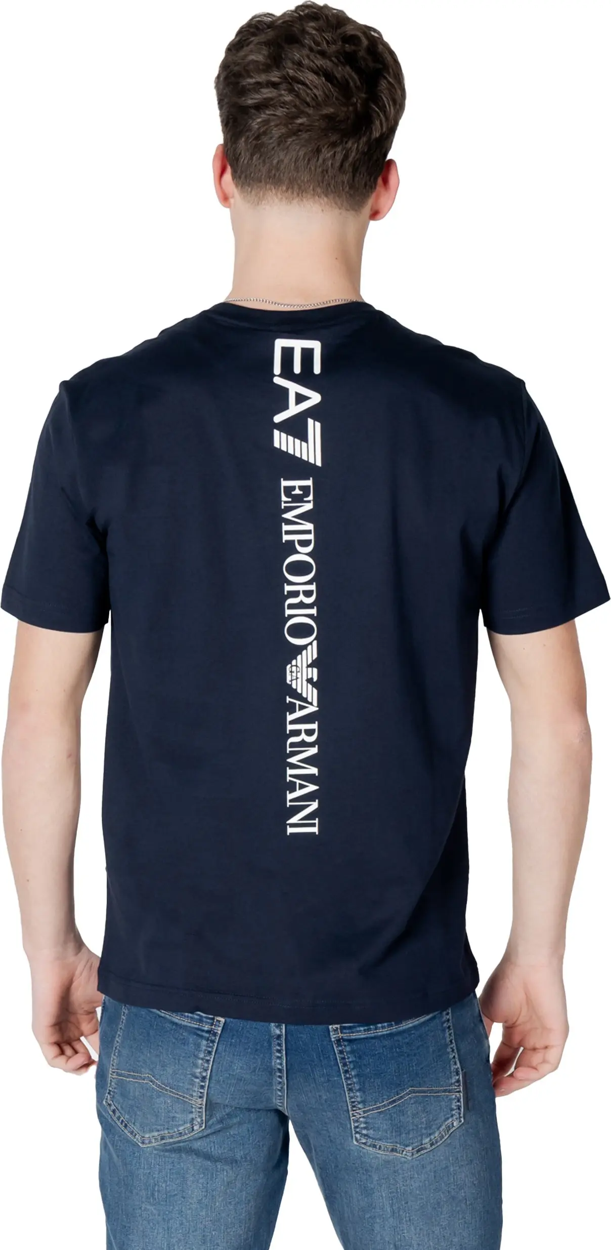 EA7 futbolkasi
