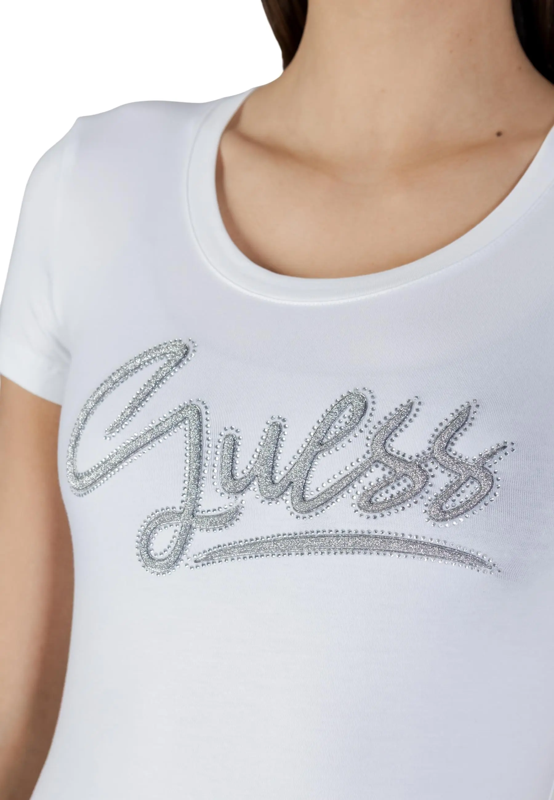 GUESS futbolkalari