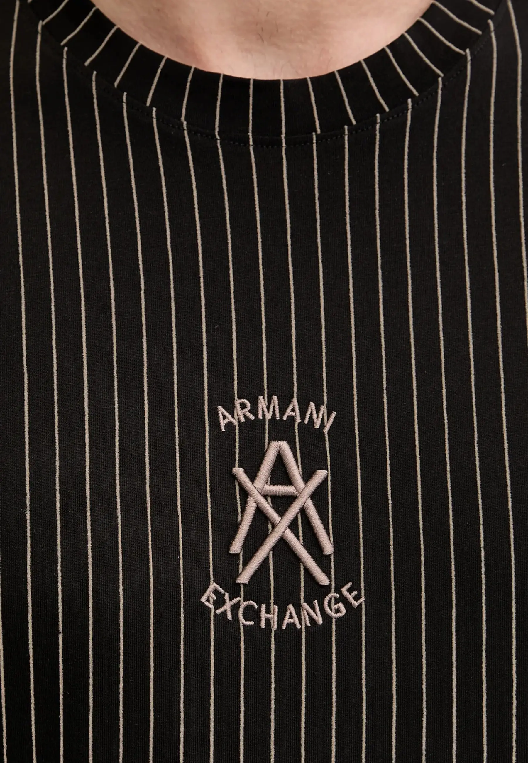 Футболка Armani Exchange