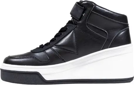 Sneakers GUESS