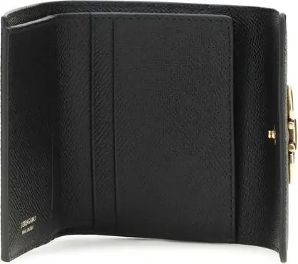 Ferragamo sumkasi