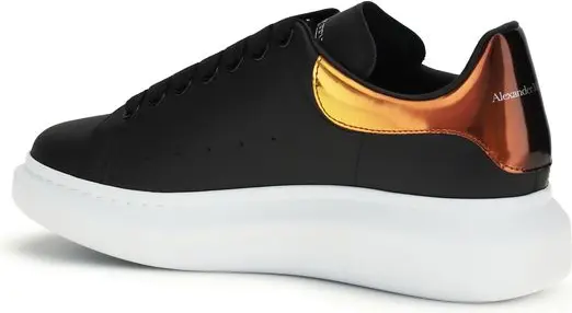 Alexander McQueen krossovkasi