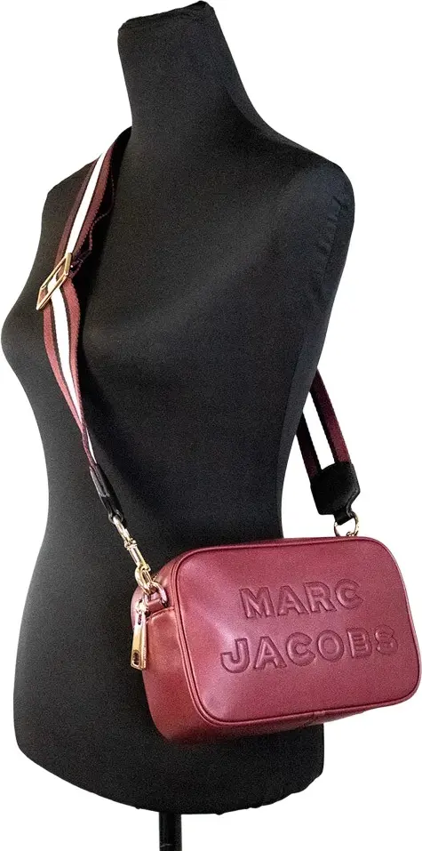The Marc Jacobs kamerasi uchun crossbody sumkasi