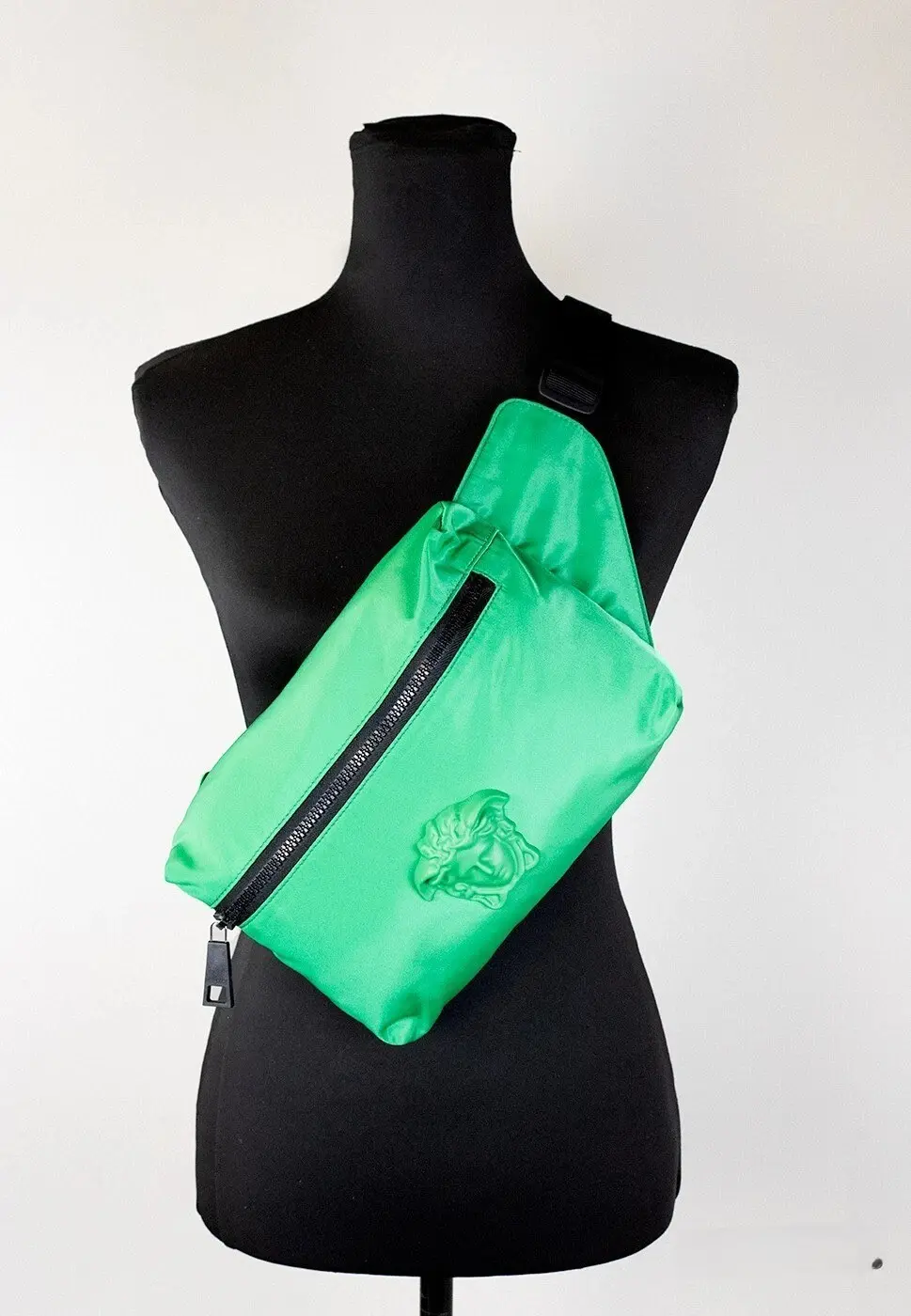 Versace bel sumkasi