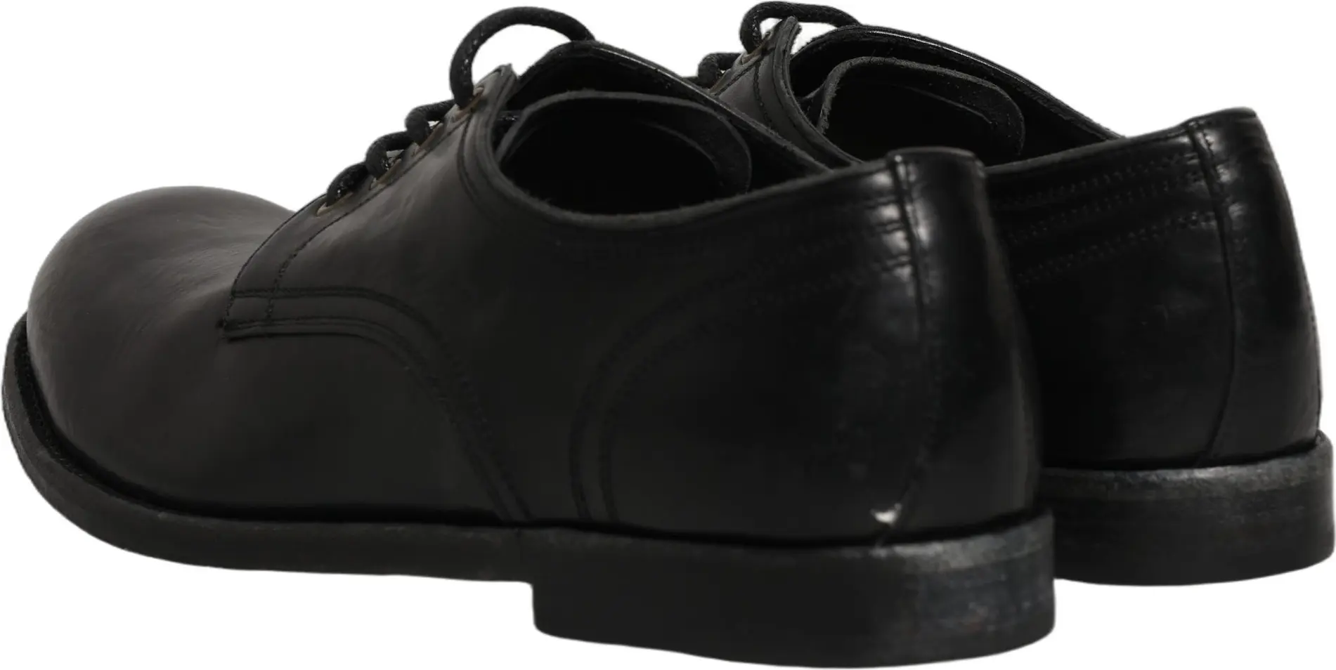 Dolce & Gabbana tomonidan ishlab chiqarilgan Derby rasmiy poyabzali