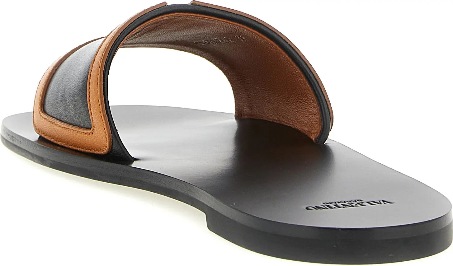 Valentino Garavani Viva Superstar Sandal