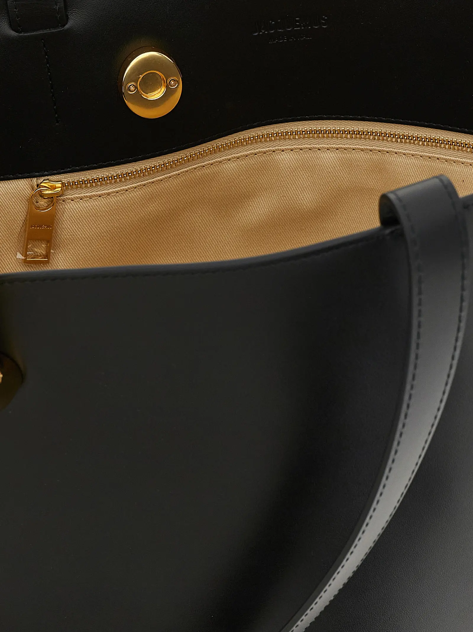 Сумка на плечо Jacquemus Le Bambola Moyen
